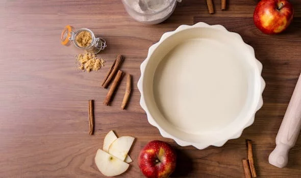 apple pie slice with cinnamon